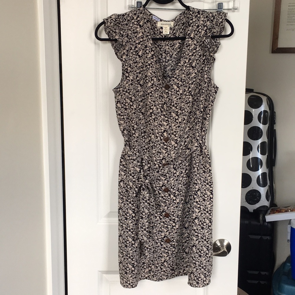 Flutter sleeve sundress